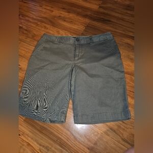 Womans Eddie Bauer shorts